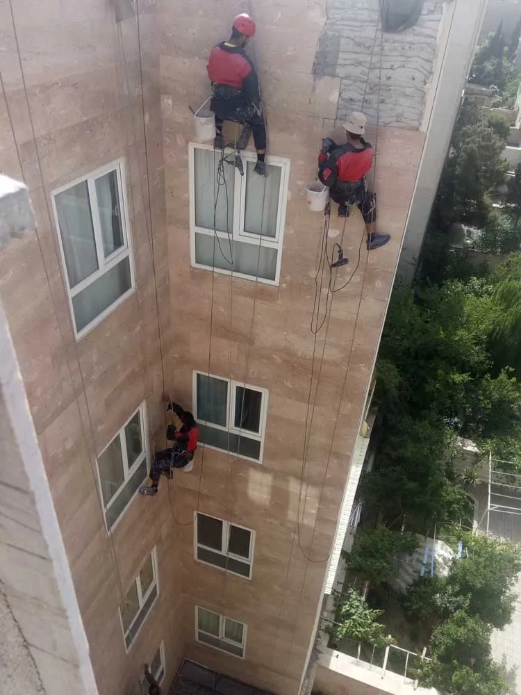 پیچ و روپلاک سنگ نما