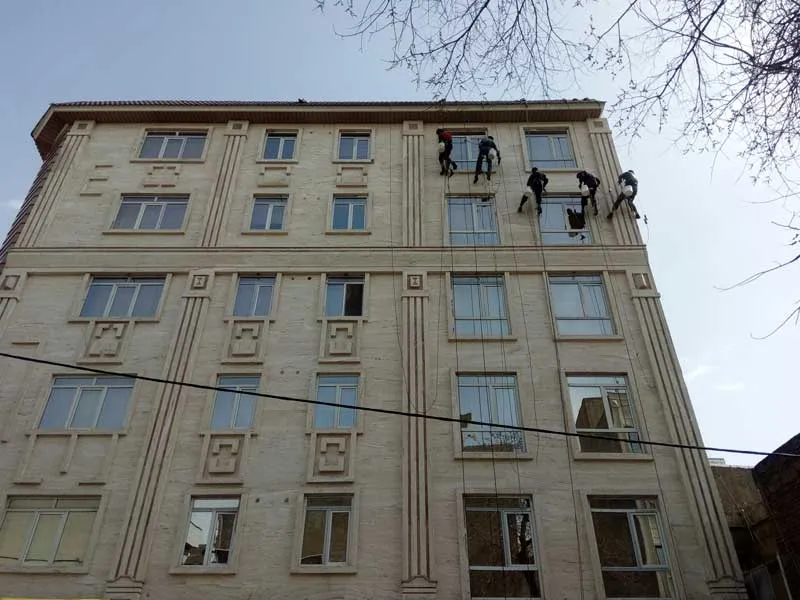 پیچ و رولپلاک سنگ نما